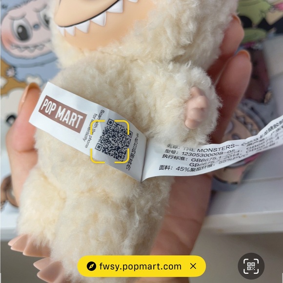 Pop Mart The Monsters Labubu - Picture 3 of 8